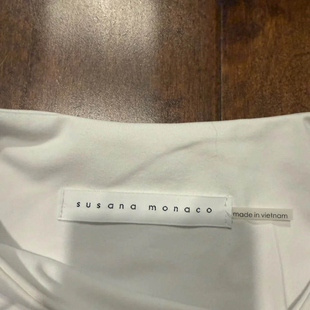 Susana Monaco White short sleeved ruched dress